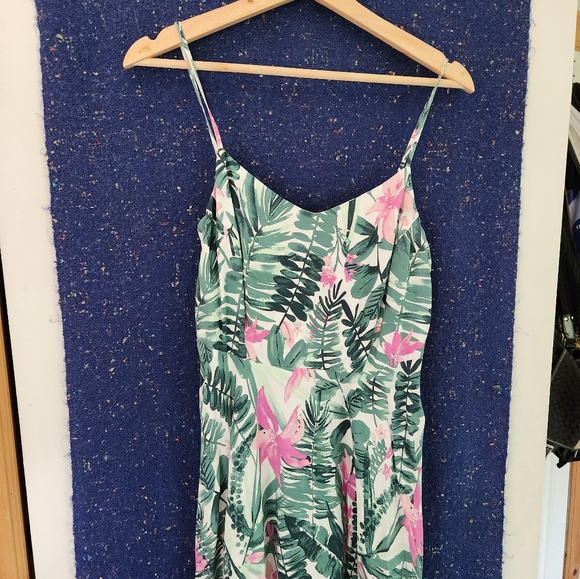 Bundle of summer dresses - Picture 3 of 6